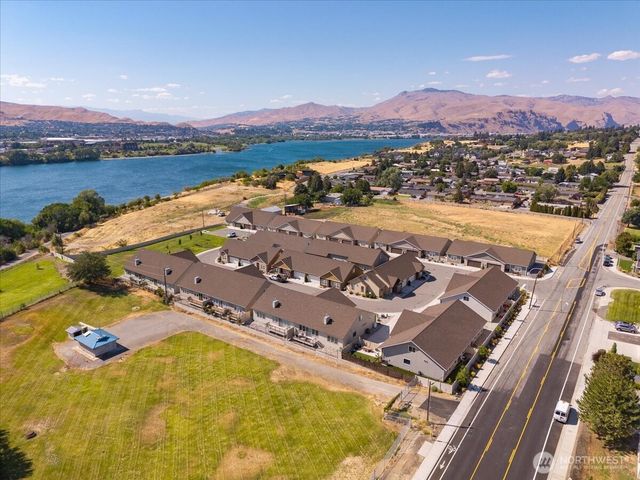 214 Solomon Loop NW, East Wenatchee, WA 98802