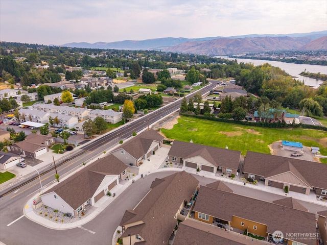 214 Solomon Loop NW, East Wenatchee, WA 98802