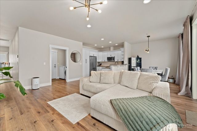 214 Solomon Loop NW, East Wenatchee, WA 98802