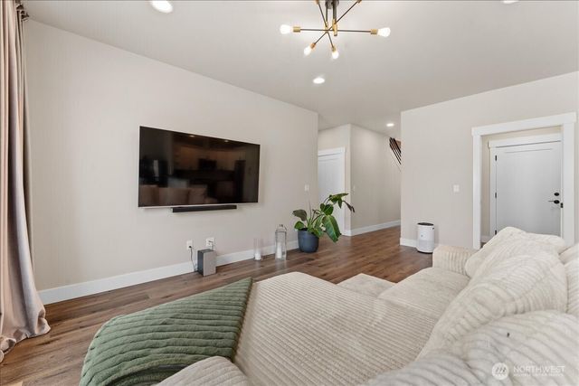 214 Solomon Loop NW, East Wenatchee, WA 98802