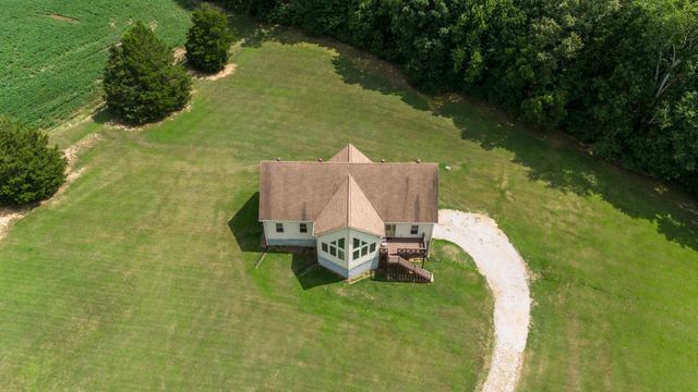 4664 New Cut Rd, Greenbrier, TN 37073