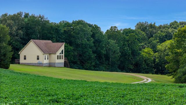 4664 New Cut Rd, Greenbrier, TN 37073