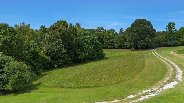 4664 New Cut Rd, Greenbrier, TN 37073