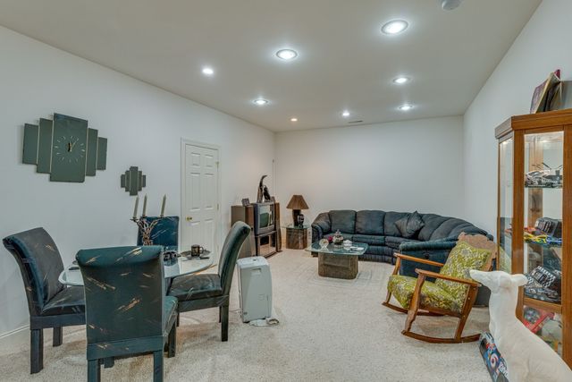 4664 New Cut Rd, Greenbrier, TN 37073