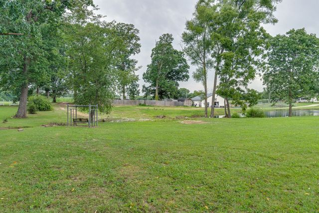 4664 New Cut Rd, Greenbrier, TN 37073