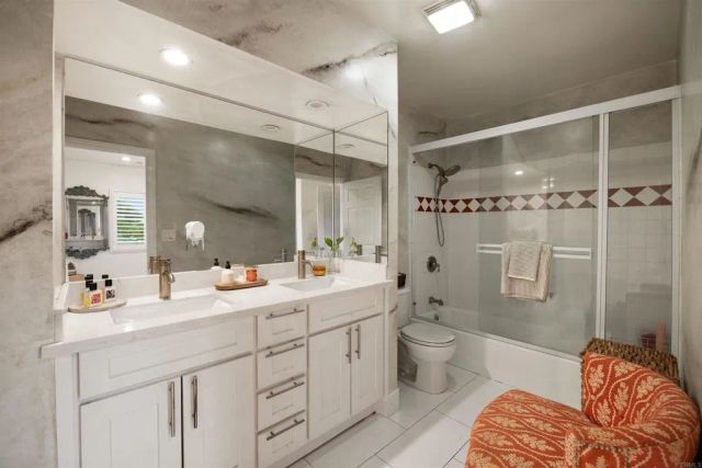 7965 4th Pl, Downey, CA 90241
