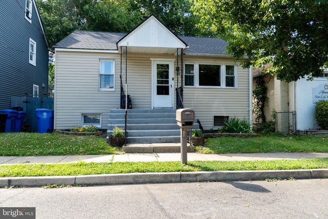 219 FRONT ST, Fieldsboro, NJ 08505
