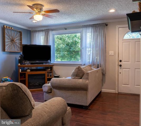 219 FRONT ST, Fieldsboro, NJ 08505