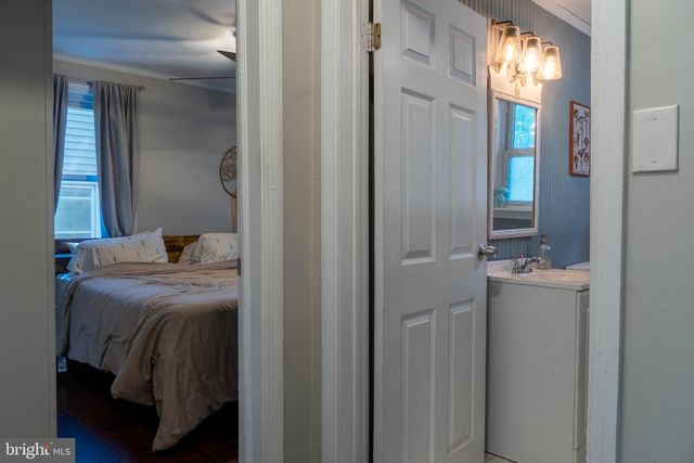 219 FRONT ST, Fieldsboro, NJ 08505