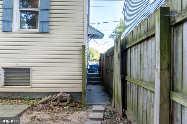219 FRONT ST, Fieldsboro, NJ 08505