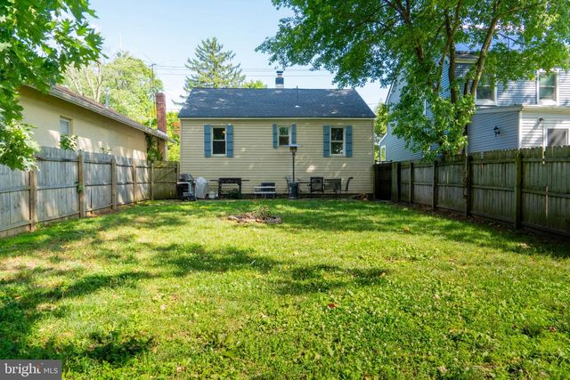 219 FRONT ST, Fieldsboro, NJ 08505
