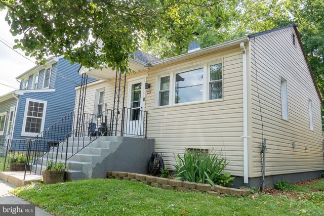 219 FRONT ST, Fieldsboro, NJ 08505