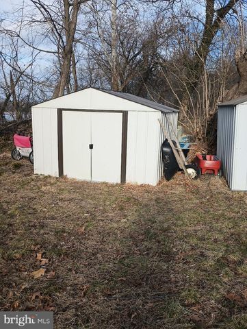 219 FRONT ST, Fieldsboro, NJ 08505