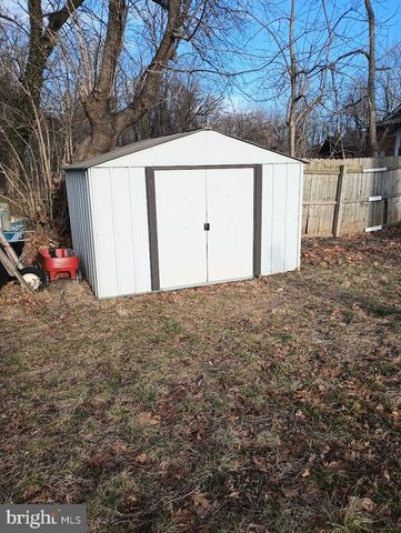 219 FRONT ST, Fieldsboro, NJ 08505