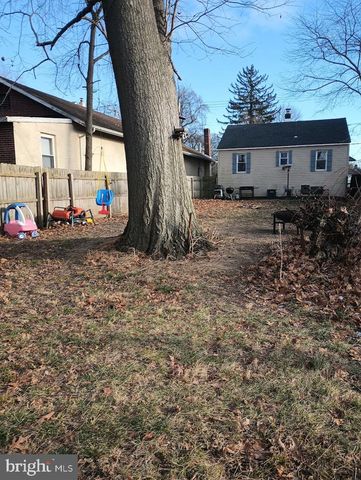 219 FRONT ST, Fieldsboro, NJ 08505