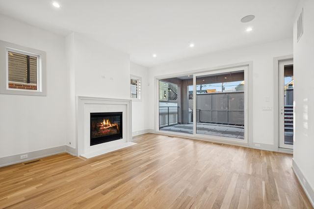 2246 W Lyndale Street 1, Chicago, IL 60647