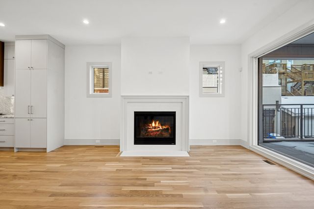 2246 W Lyndale Street 1, Chicago, IL 60647