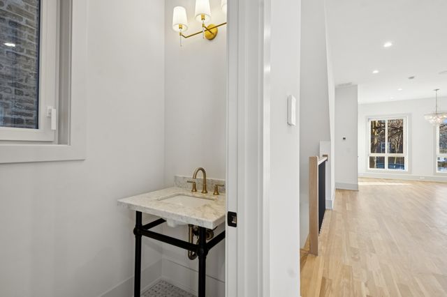 2246 W Lyndale Street 1, Chicago, IL 60647