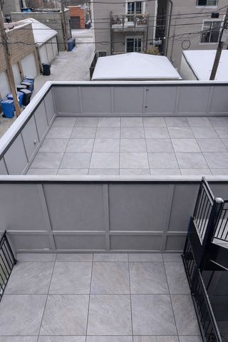 2246 W Lyndale Street 1, Chicago, IL 60647