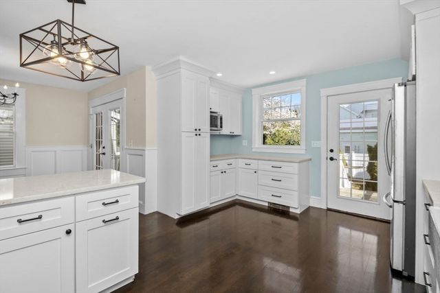 15 Wave Way Ave, Winthrop, MA 02152