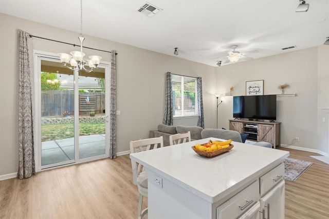 205 Foxglove Ct, Lincoln, CA 95648