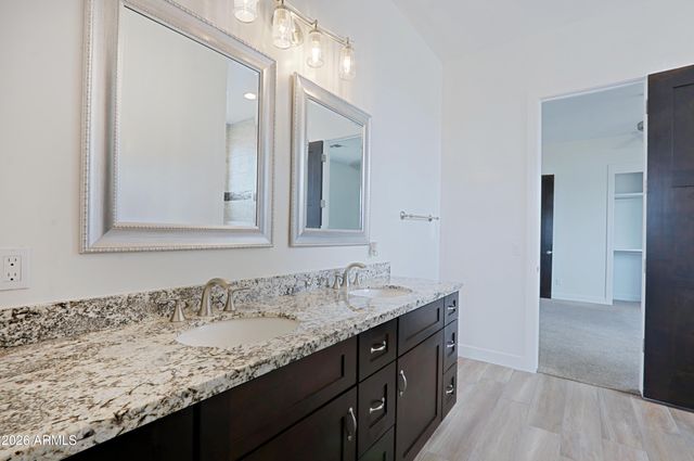2814 W JORDON Lane, Phoenix, AZ 85086
