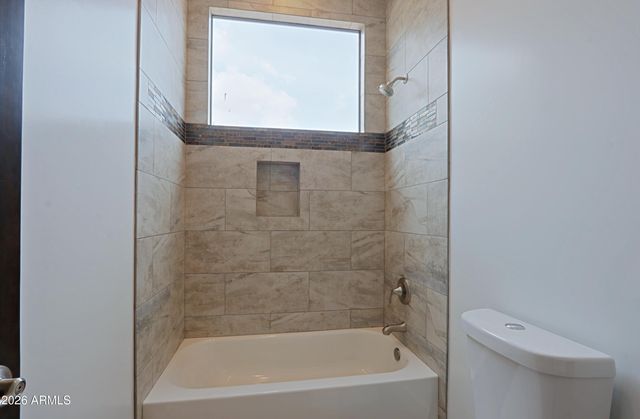 2814 W JORDON Lane, Phoenix, AZ 85086
