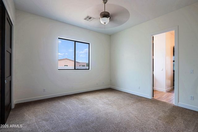 2814 W JORDON Lane, Phoenix, AZ 85086