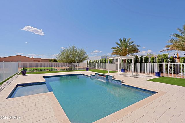 2814 W JORDON Lane, Phoenix, AZ 85086