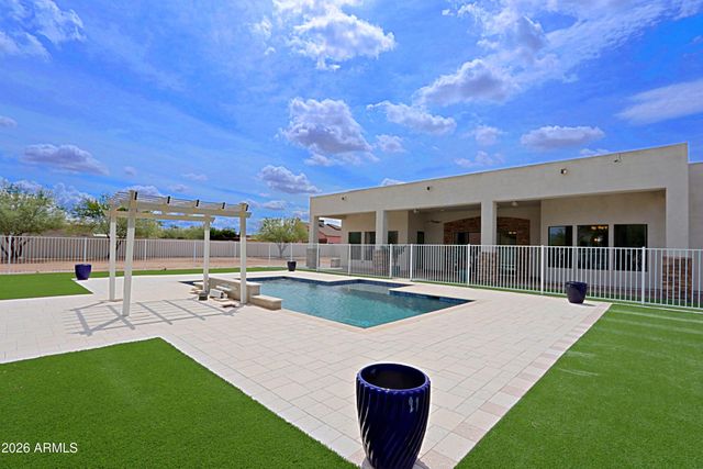 2814 W JORDON Lane, Phoenix, AZ 85086