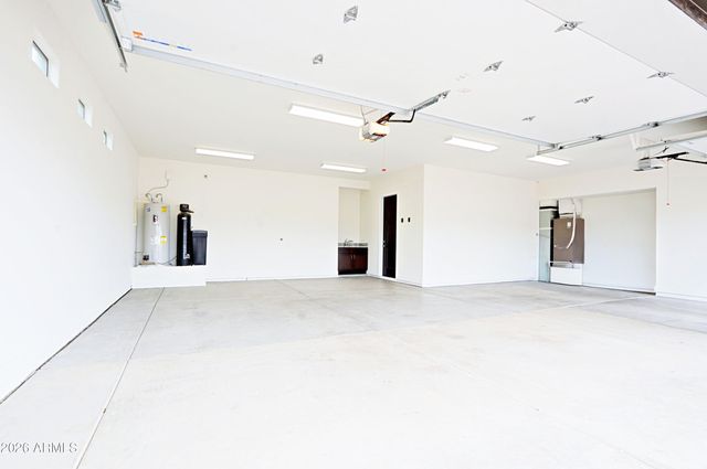 2814 W JORDON Lane, Phoenix, AZ 85086