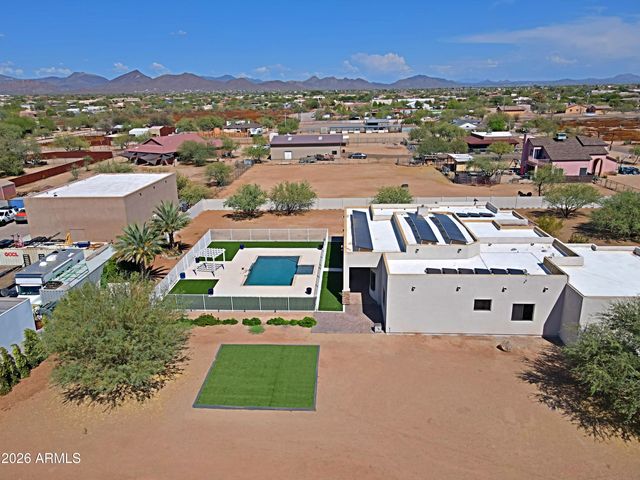 2814 W JORDON Lane, Phoenix, AZ 85086