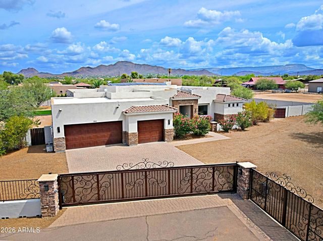 2814 W JORDON Lane, Phoenix, AZ 85086