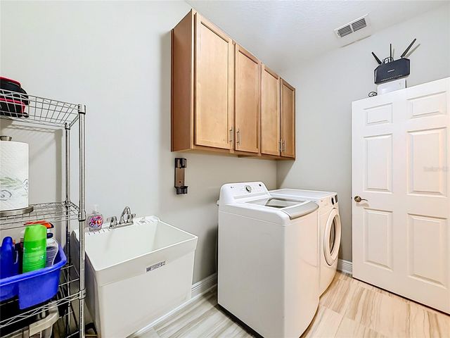 19563 LEONARD ROAD, Lutz, FL 33558