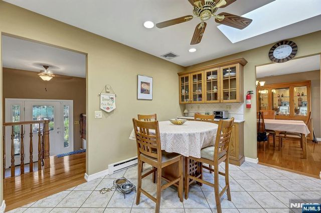 5 Seminole Way, West Milford, NJ 07480