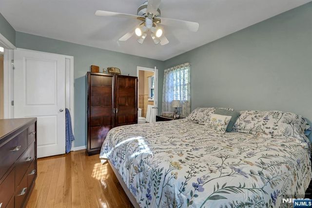 5 Seminole Way, West Milford, NJ 07480
