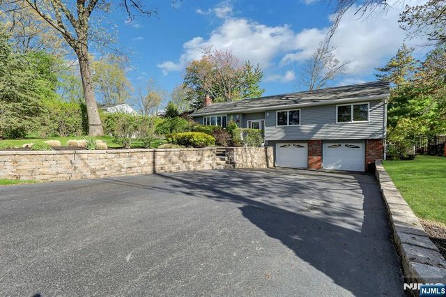 5 Seminole Way, West Milford, NJ 07480