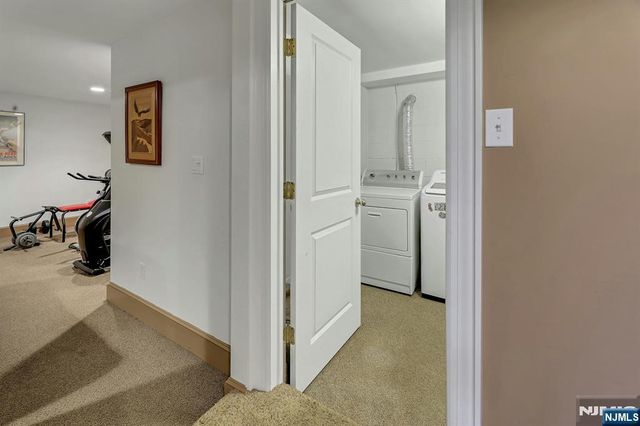 5 Seminole Way, West Milford, NJ 07480