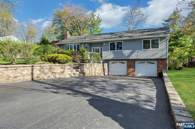5 Seminole Way, West Milford, NJ 07480