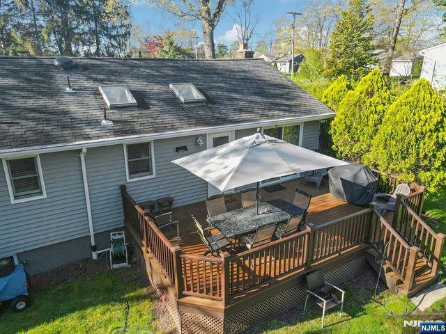 5 Seminole Way, West Milford, NJ 07480