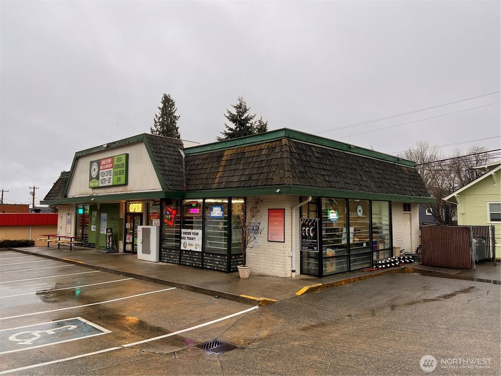 3723 Rucker Avenue, Everett, WA 98201