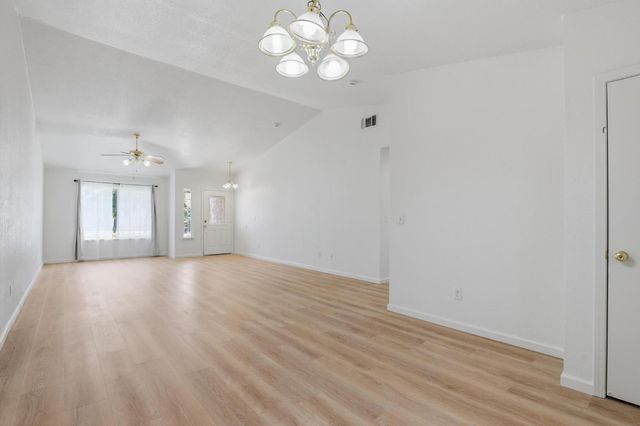 1061 Courtyard Dr, Yuba City, CA 95991