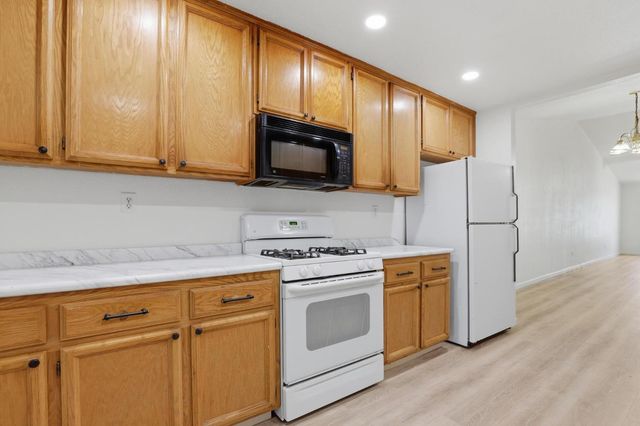 1061 Courtyard Dr, Yuba City, CA 95991