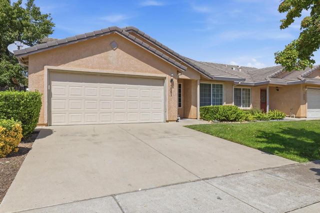 1061 Courtyard Dr, Yuba City, CA 95991