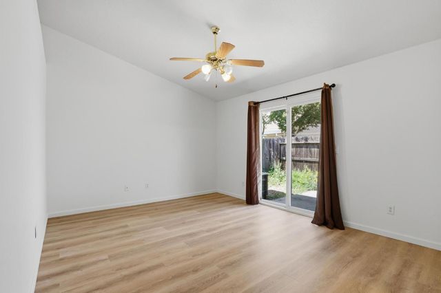 1061 Courtyard Dr, Yuba City, CA 95991