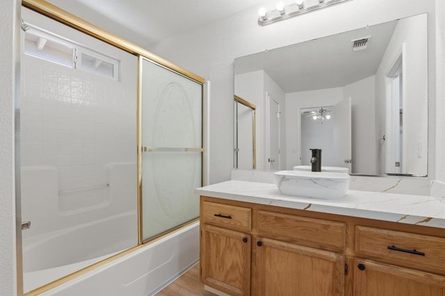 1061 Courtyard Dr, Yuba City, CA 95991