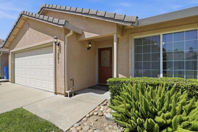 1061 Courtyard Dr, Yuba City, CA 95991
