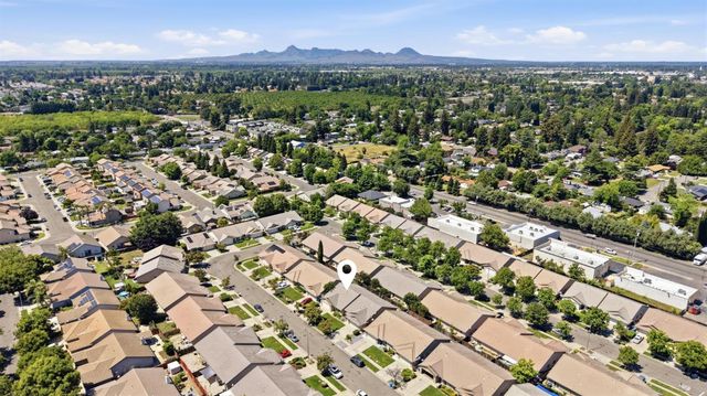 1061 Courtyard Dr, Yuba City, CA 95991