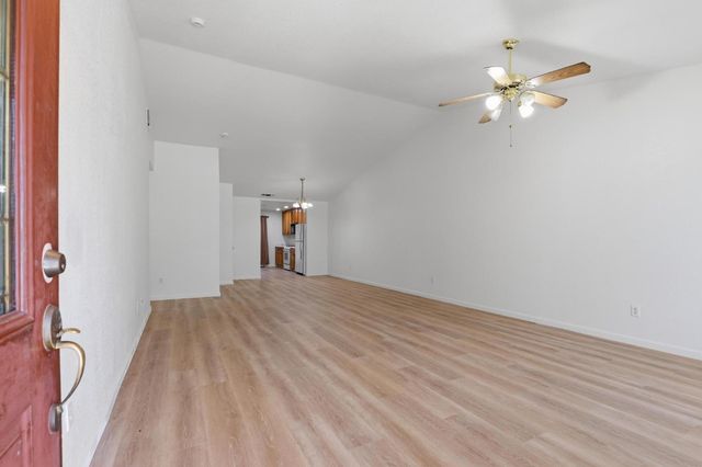 1061 Courtyard Dr, Yuba City, CA 95991