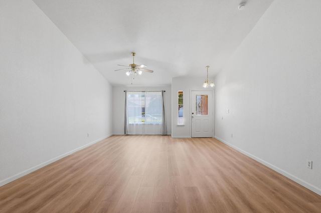 1061 Courtyard Dr, Yuba City, CA 95991